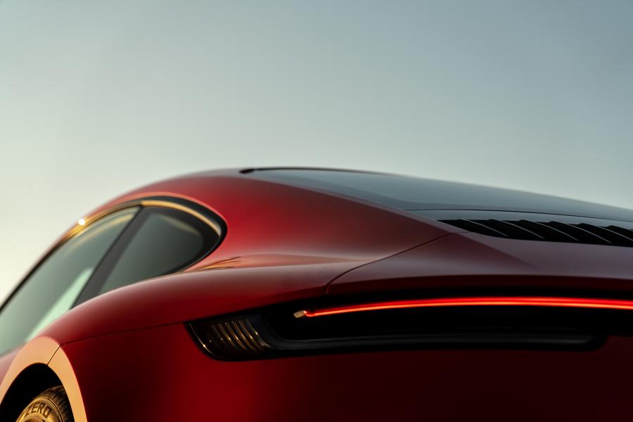 Детали экстерьера Porsche 911 Carrera S (992) 2019 года  (NA) (фото 17 из 31)